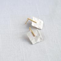CRINKLED paper clay stud earrings with bars, square porcelain, gold