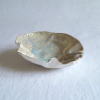 GATHERED No3, oval bowl, art bowl, freeform bowl, porcelain bowl, linen texture, beige, white, gold lustre, Vanillakiln, cera