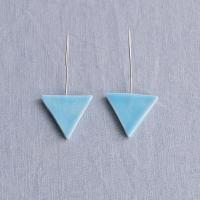 RUCHED triangle earrings, porcelain earrings, ruched satin texture, blue glaze, 925 sterling silver wires, Vanillakiln, conte
