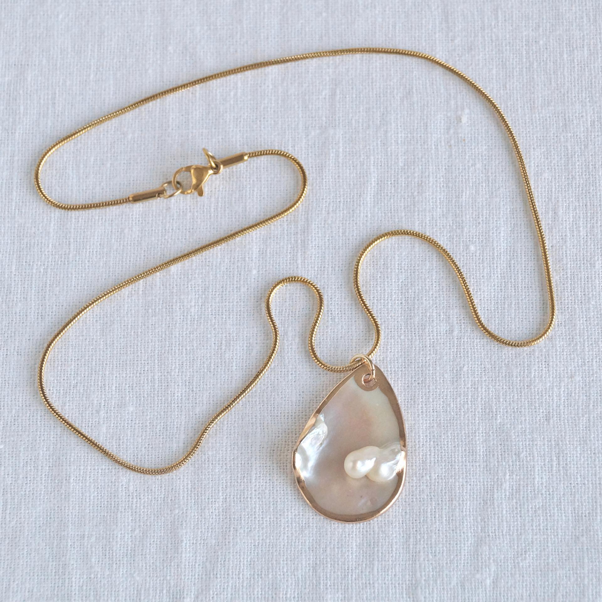 Mother of PEARL necklace, choose gold snake chain