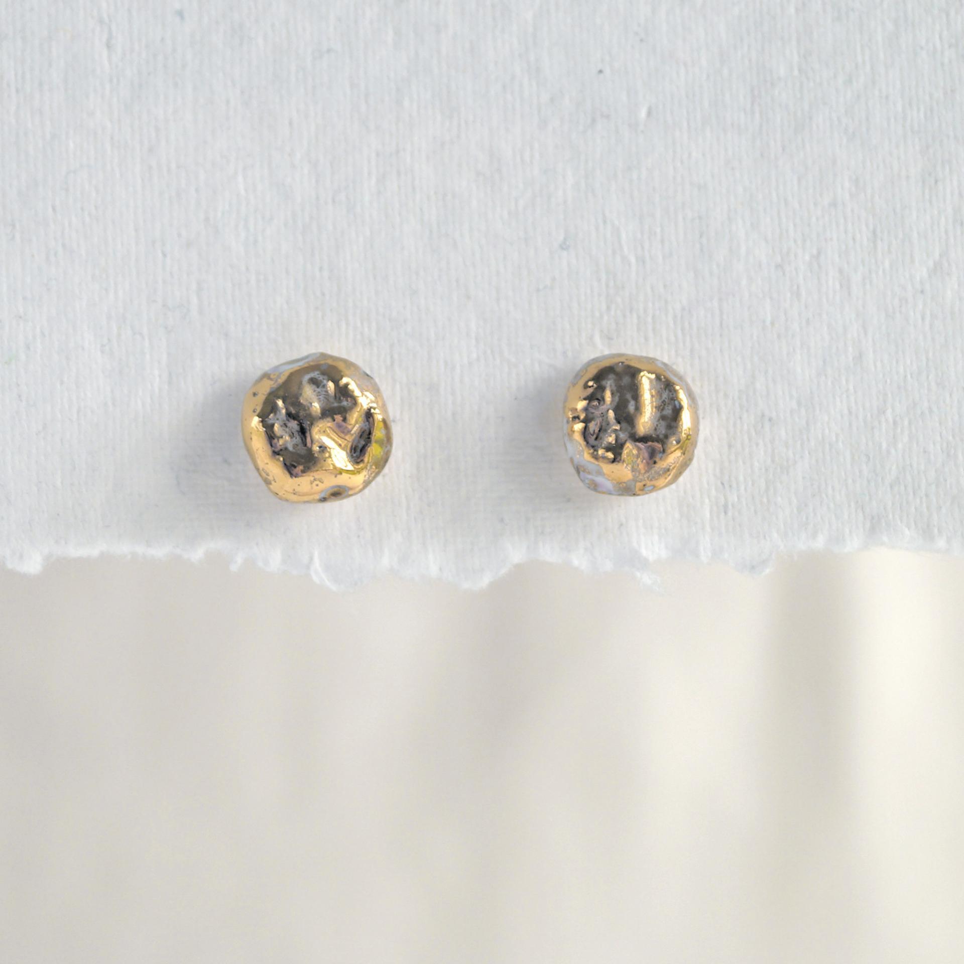 Gold NUGGET stud earrings, white porcelain paper clay, 24 k gold lustre ...